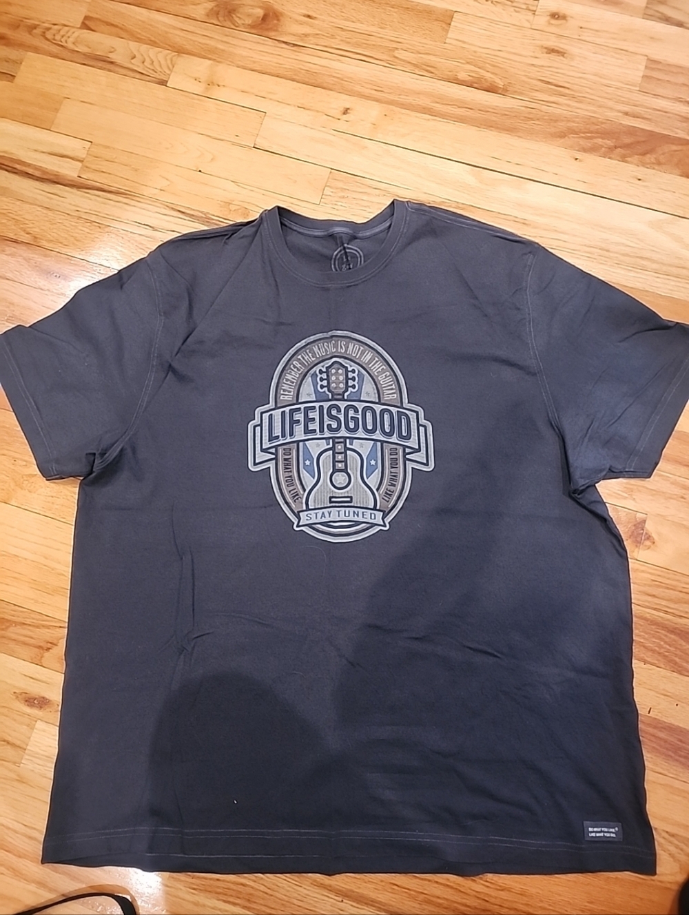 Life Is Good Mens T-shirt Size XXL Gray Remember The Music Is Not In The Guitar